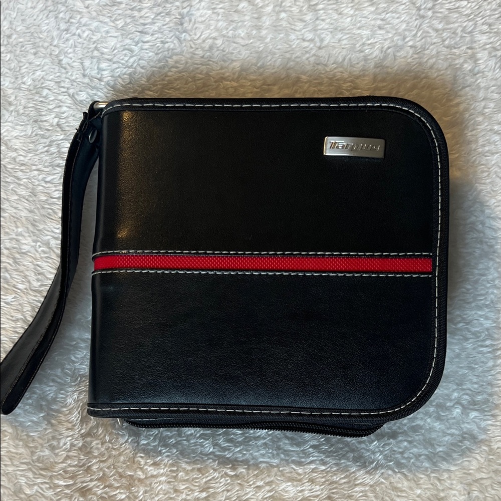 SOLD!!! Targus Black Zippered CD/DVD Wallet Case – Discs